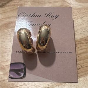 Vintage like new Gold Curved Earrings